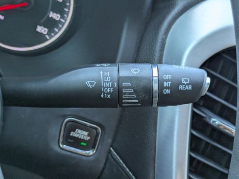 Used 2022 GMC Acadia SLE w/ Driver Convenience Package FWD image 29