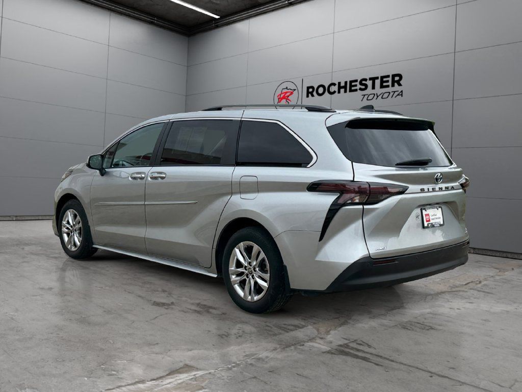 Used 2024 Toyota Sienna XLE w/ XLE Plus Package AWD/4WD image 3