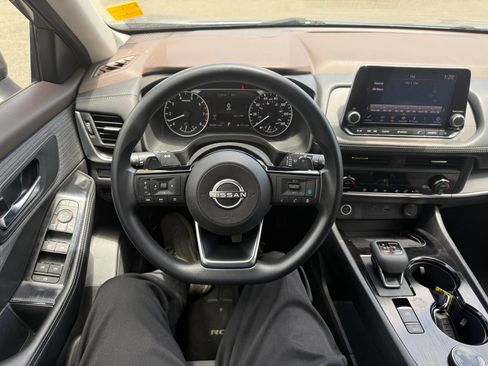 Used 2023 Nissan Rogue SV AWD/4WD image 8