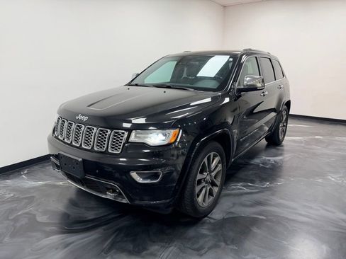 Used 2017 Jeep Grand Cherokee Overland w/ Jeep Active Safety Group AWD/4WD image 4