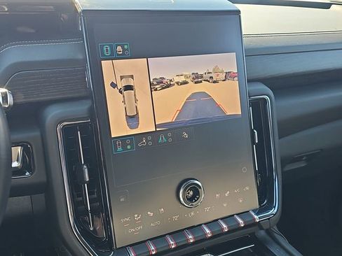 Used 2025 GMC Yukon XL AT4 Ultimate image 13