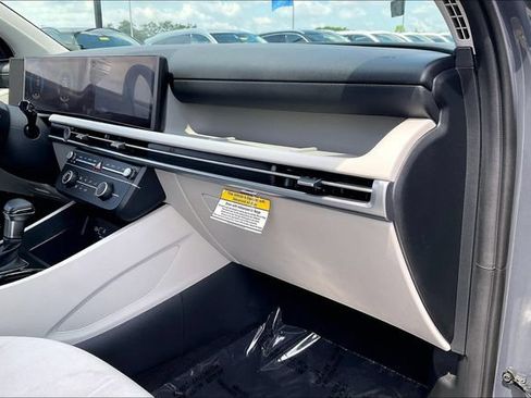 Certified 2026 Hyundai Tucson SE FWD image 18