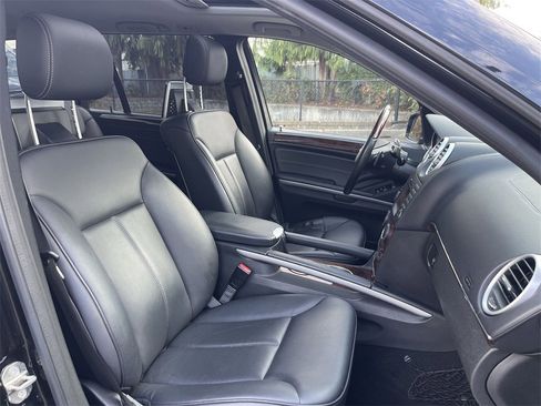 Used 2012 Mercedes-Benz GL 450 4MATIC image 29