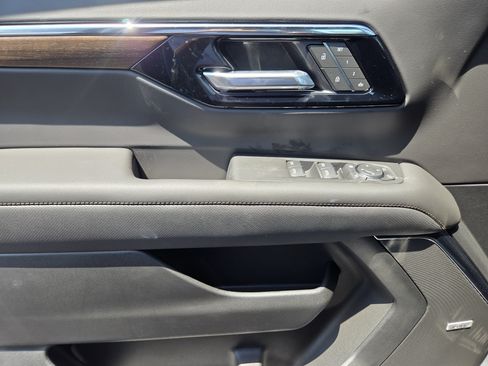 New 2026 Chevrolet Tahoe High Country AWD/4WD image 17