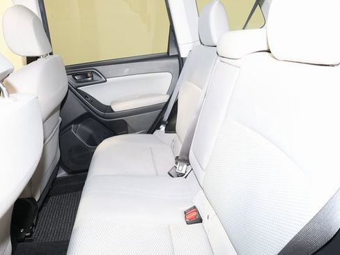 Used 2018 Subaru Forester 2.5i Premium w/ All-Weather Package image 22