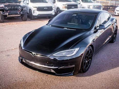 Used 2022 Tesla Model S Plaid image 9