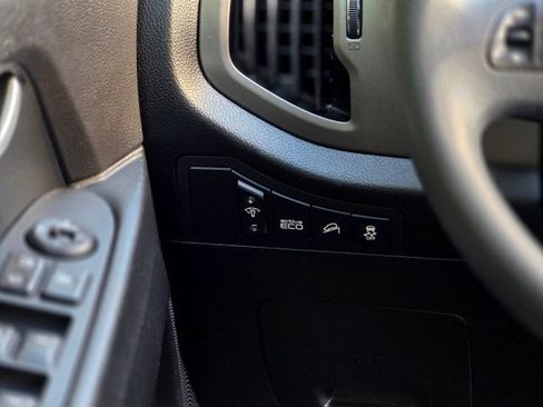Used 2011 Kia Sportage LX FWD image 21