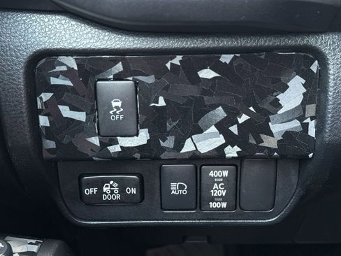 Used 2021 Toyota Tacoma TRD Off-Road AWD/4WD image 21