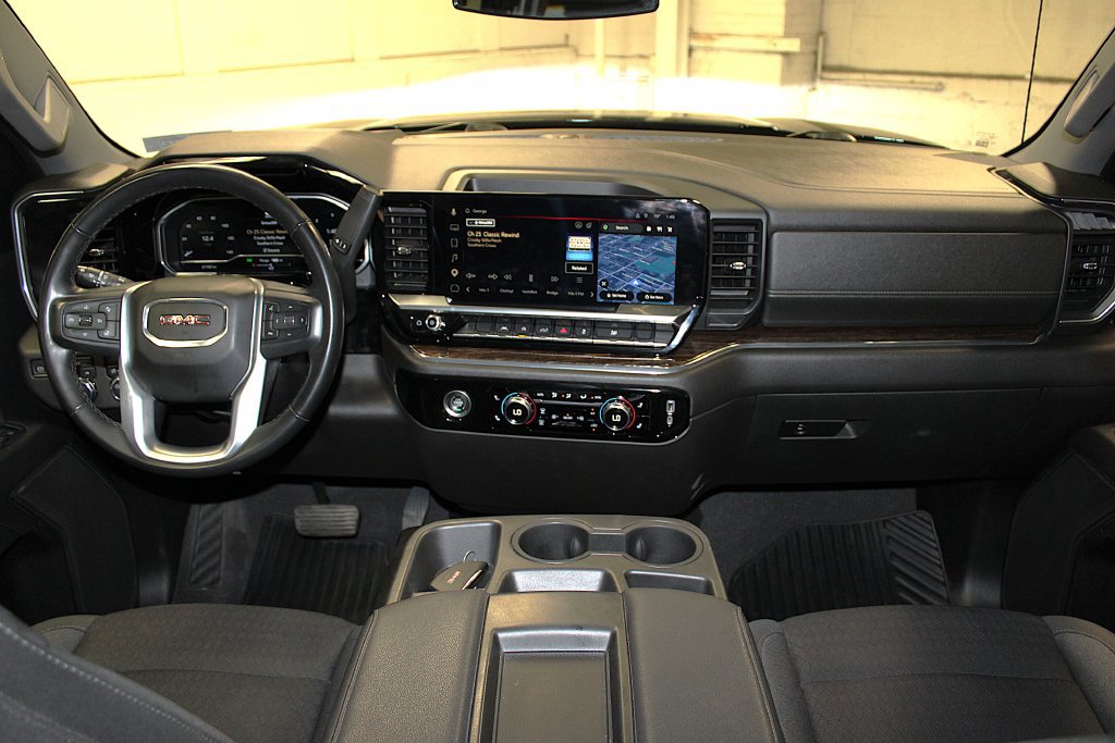 Used 2023 GMC Sierra 1500 SLE AWD/4WD image 9