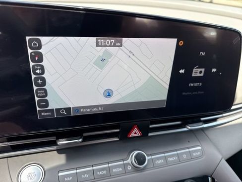 Used 2023 Hyundai Elantra SEL w/ Convenience Package FWD image 11