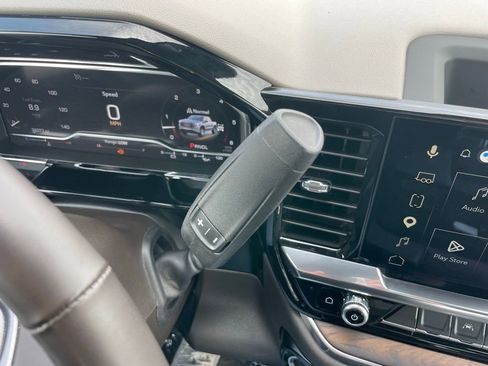 Used 2025 GMC Sierra 1500 SLT image 14