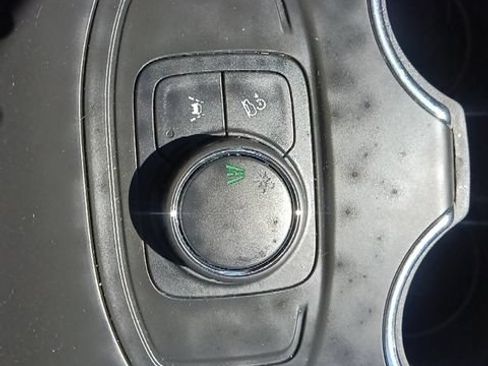 Used 2022 GMC Terrain SLE w/ Elevation Edition FWD image 25