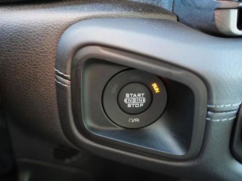 Used 2025 Jeep Wrangler Unlimited Sahara w/ Safety Group AWD/4WD image 31