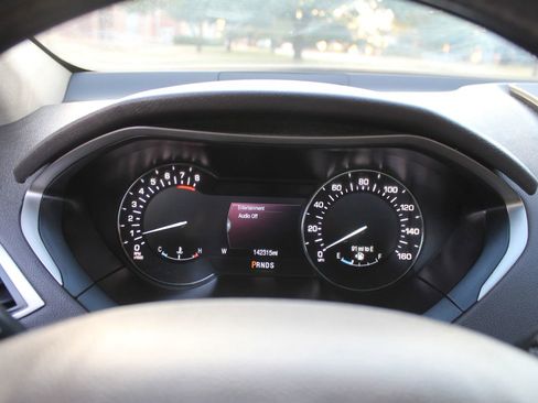 Used 2016 Lincoln MKZ w/ Equipment Group 300A Reserve image 18