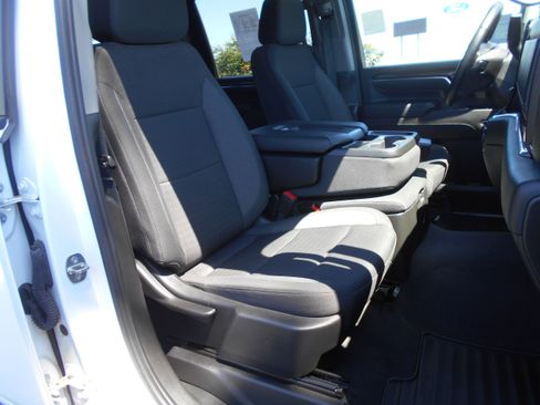 Used 2024 Chevrolet Silverado 2500 LT AWD/4WD image 11