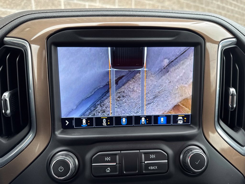 Used 2021 Chevrolet Silverado 1500 High Country w/ Technology Package AWD/4WD image 34