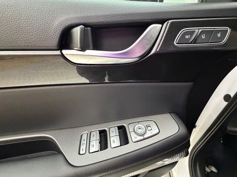 Used 2022 Hyundai Palisade Limited w/ Winter Package image 27