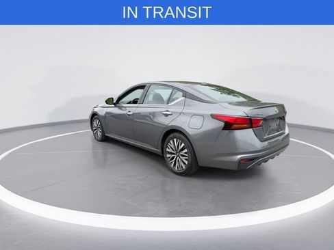 Used 2024 Nissan Altima 2.5 SV FWD image 6
