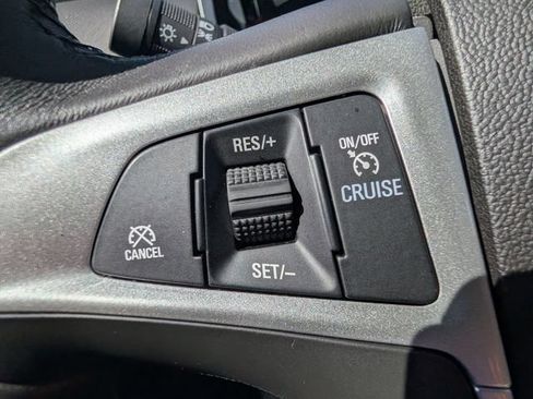 Used 2017 Chevrolet Equinox Premier w/ Enhanced Convenience Package FWD image 19