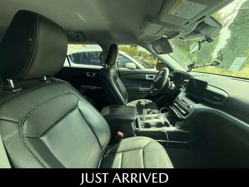 Used 2020 Ford Explorer XLT w/ Equipment Group 202A AWD/4WD image 5