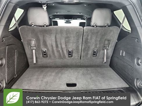 Used 2023 GMC Yukon SLT image 32