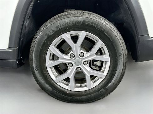 Used 2022 Jeep Grand Cherokee L Limited image 32