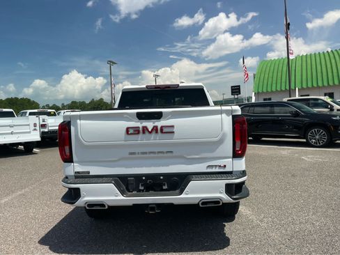 Used 2023 GMC Sierra 1500 AT4 w/ AT4 Premium Package AWD/4WD image 6
