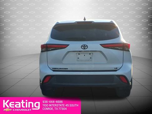 Used 2022 Toyota Highlander LE image 7