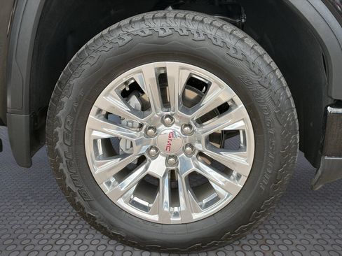 Used 2024 GMC Sierra 1500 Denali w/ Technology Package AWD/4WD image 10