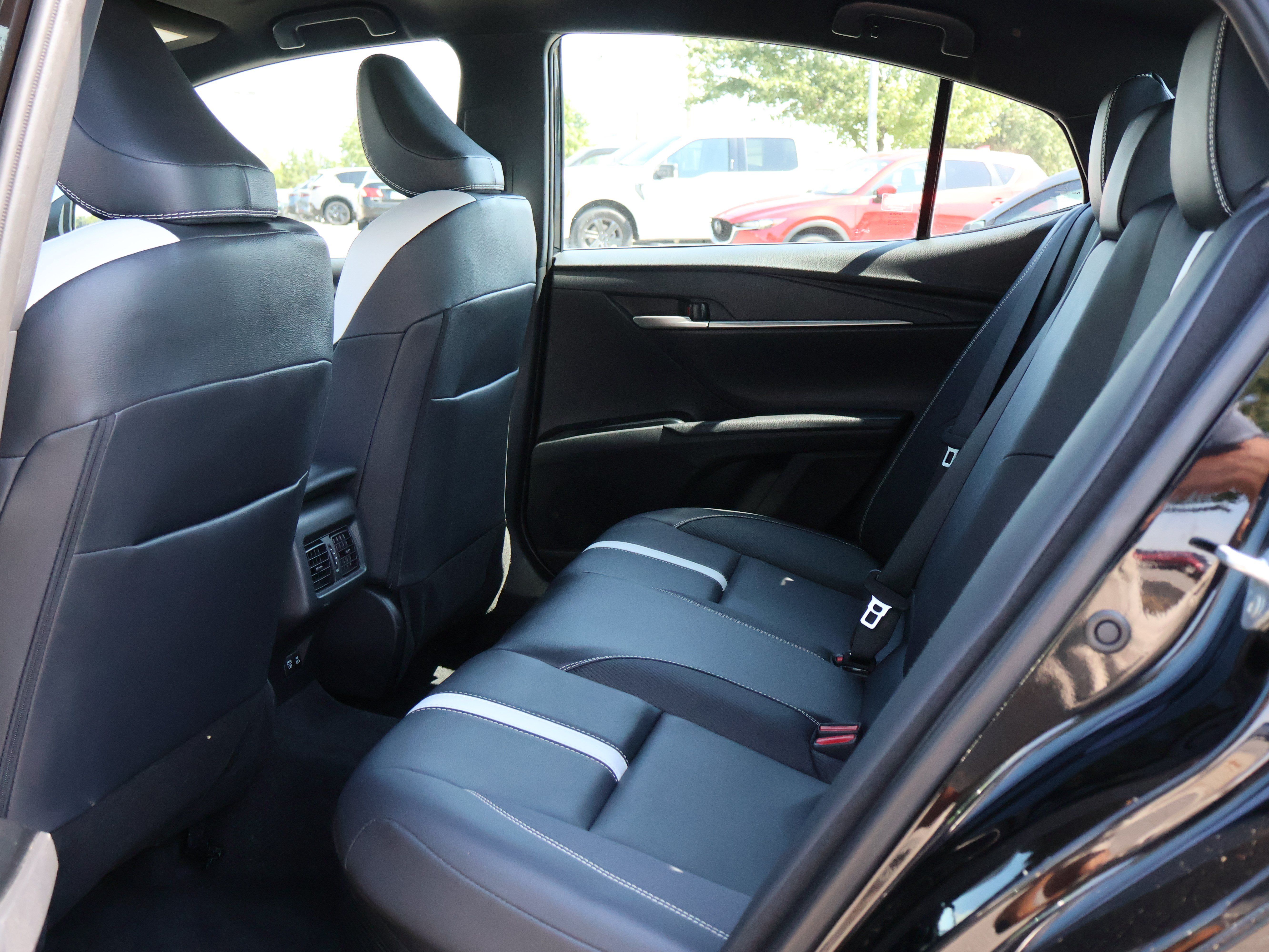 Used 2025 Toyota Camry SE FWD image 13