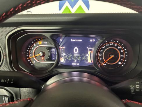 Used 2024 Jeep Wrangler Rubicon w/ Convenience Group image 12