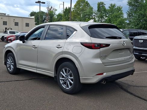 Used 2024 MAZDA CX-5 AWD 2.5 S w/ Select Package image 4
