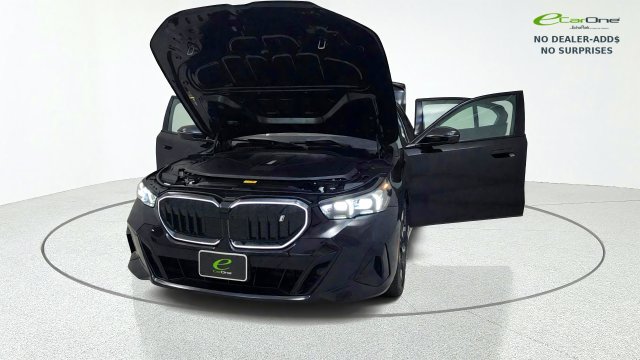 Used 2027 BMW i5 eDrive40 w/ M Sport Package RWD image 13