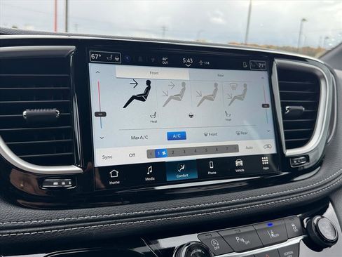 New 2026 Chrysler Pacifica Select AWD/4WD image 24