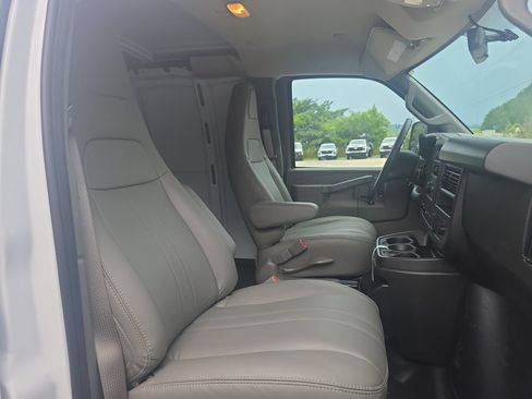 New 2025 Chevrolet Express 2500 RWD image 26