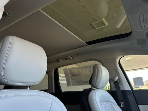 New 2026 Lincoln Nautilus Reserve AWD/4WD image 16