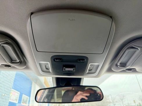 Used 2021 Toyota Camry SE image 38