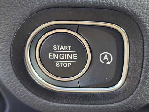 Used 2026 Mercedes-Benz GLS 450 4MATIC image 36