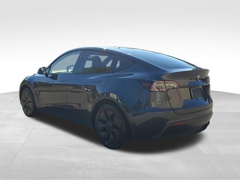 Used 2025 Tesla Model Y Long Range RWD image 4