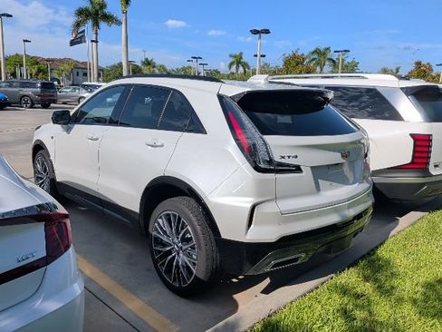 Used 2024 Cadillac XT4 Sport w/ Active Safety Package FWD image 4