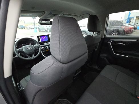 Used 2025 Toyota RAV4 XLE FWD image 27