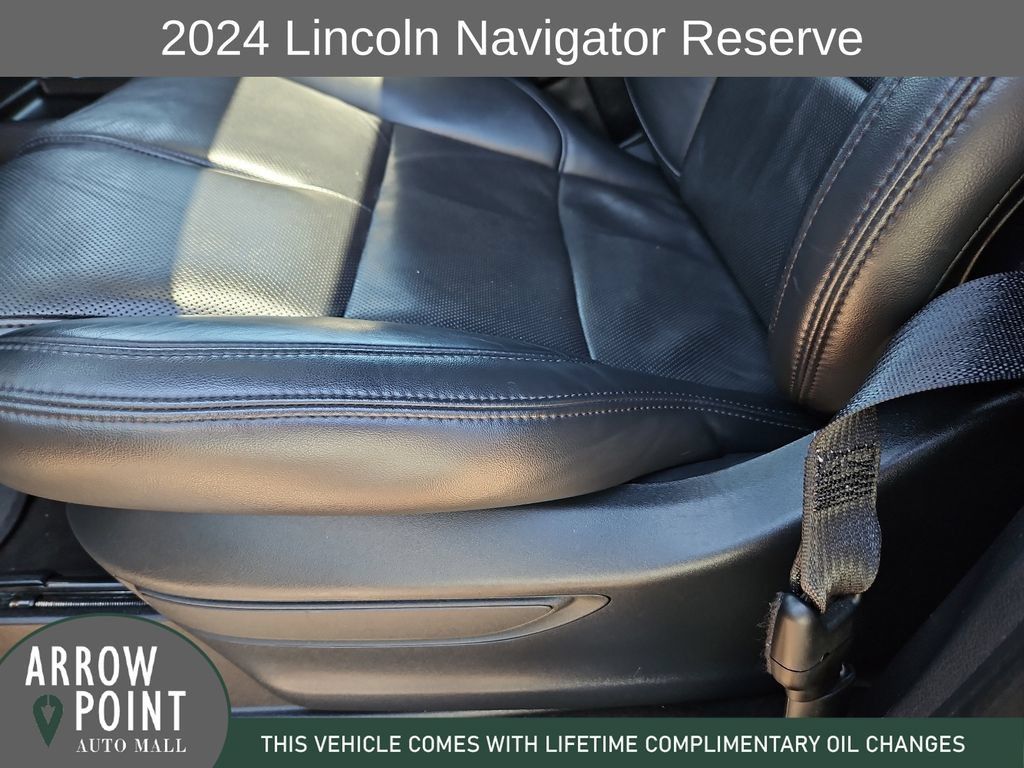 Used 2024 Lincoln Navigator Reserve AWD/4WD image 23