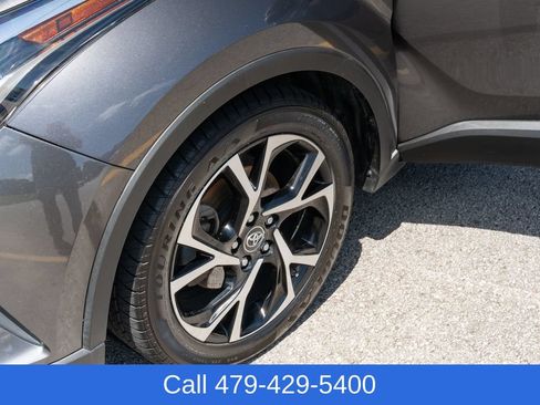 Used 2019 Toyota C-HR Limited FWD image 12