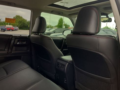 Used 2019 Toyota 4Runner TRD Off-Road Premium AWD/4WD image 17