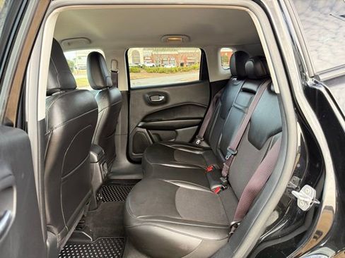 Used 2019 Jeep Compass Latitude w/ Cold Weather Group image 27