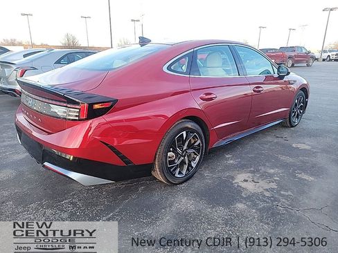Used 2025 Hyundai Sonata SEL FWD image 5