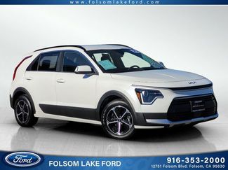 Used 2025 Kia Niro EX video 1