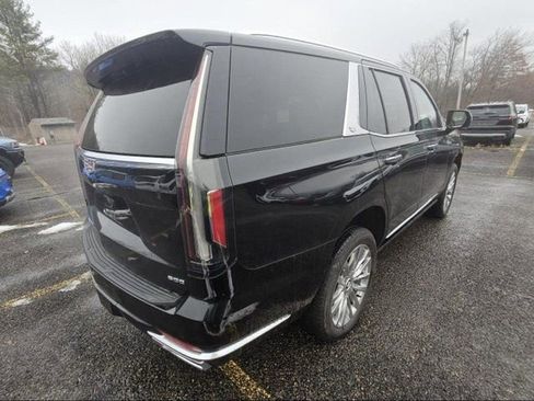 Used 2023 Cadillac Escalade Premium Luxury w/ Performance Package image 2