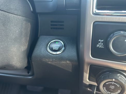 Used 2017 Ford F150 Platinum w/ Equipment Group 701A Luxury AWD/4WD image 13