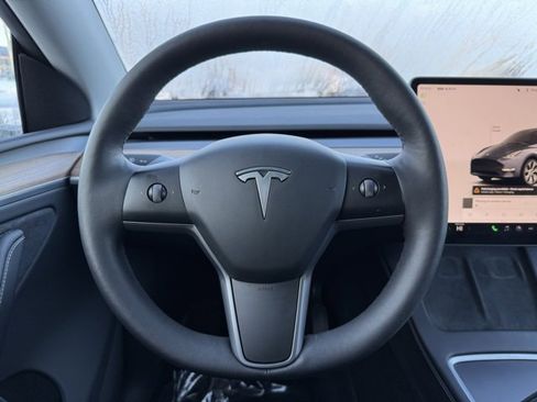 Used 2023 Tesla Model Y Long Range image 27